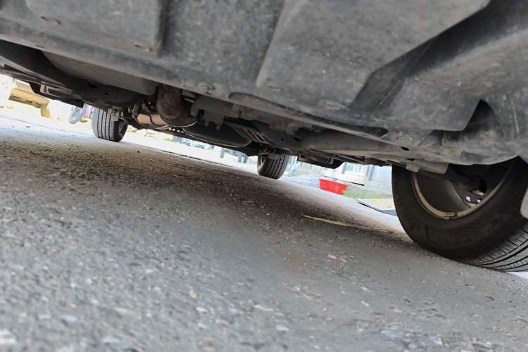 Used Buick GL8 2011 2.4L LT Executive Edition Chassis Front