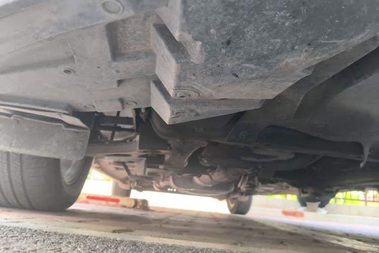 Used Buick GL8 2011 3.0L XT Luxury Business Flagship Edition Chassis Front Right
