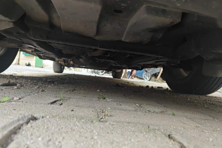 Used Buick GL8 2011 3.0L XT Luxury Business Flagship Edition Chassis Front