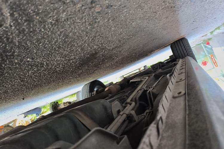 Used Buick GL8 2011 2.4L LT Executive Edition Chassis Rear Left