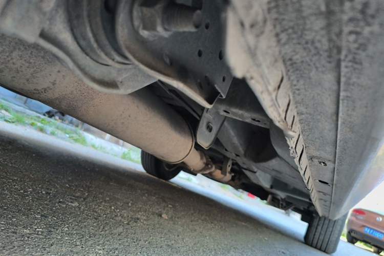 Used Buick GL8 2011 2.4L LT Executive Edition Chassis Rear Right