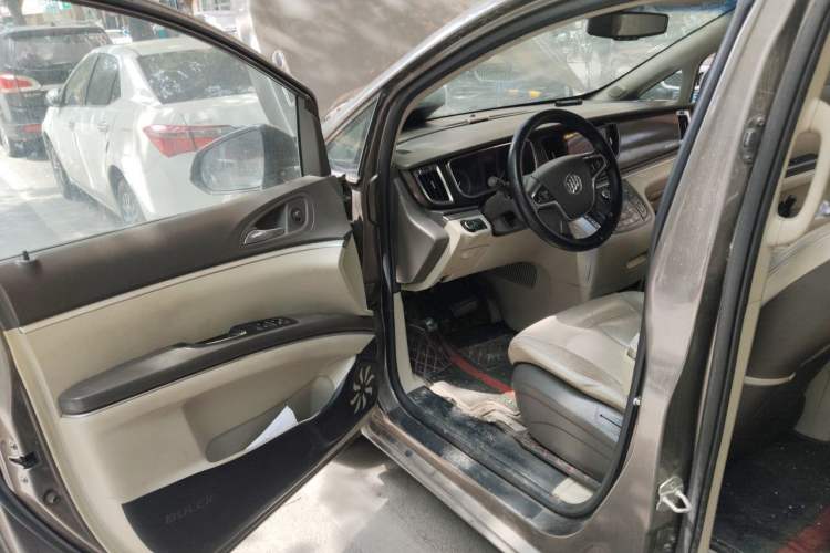 Used Buick GL8 2011 2.4L LT Luxury Business Executive Edition Driver Seat