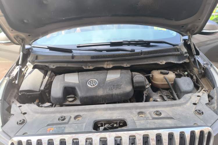 Used Buick GL8 2011 3.0L XT Luxury Business Flagship Edition Engine Bay