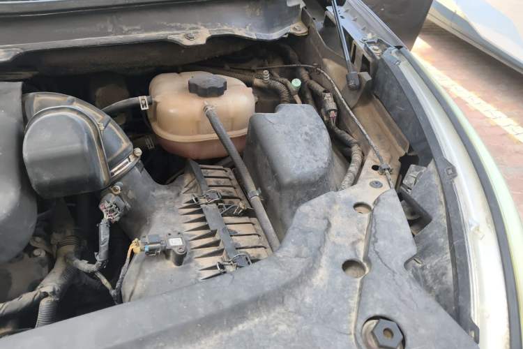 Used Buick GL8 2011 3.0L XT Luxury Business Flagship Edition Engine Bay Left