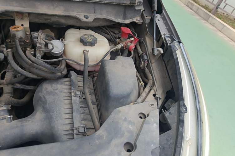 Used Buick GL8 2011 2.4L LT Luxury Business Executive Edition Engine Bay Left