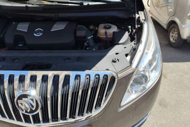 Used Buick GL8 2011 3.0L XT Luxury Business Flagship Edition Engine Bay Left