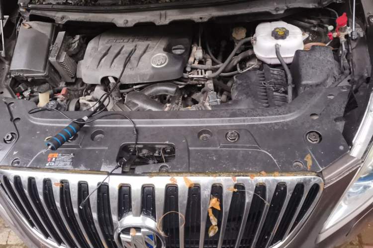 Used Buick GL8 2011 2.4L LT Luxury Business Executive Edition Engine Bay