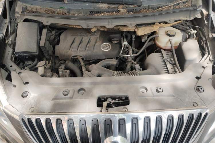 Used Buick GL8 2011 2.4L LT Luxury Business Executive Edition Engine Bay