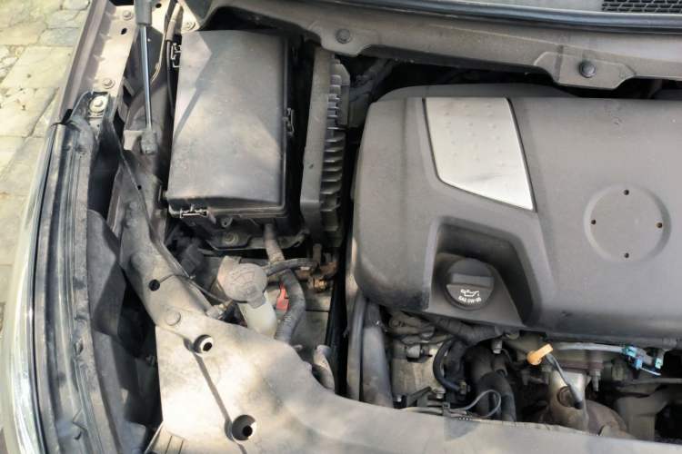 Used Buick GL8 2011 3.0L GT Luxury Business Haoya Edition Engine Bay Right