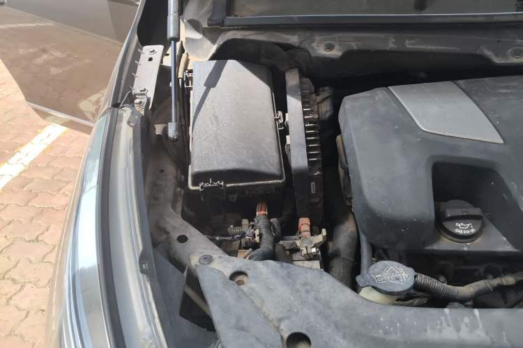 Used Buick GL8 2011 3.0L XT Luxury Business Flagship Edition Engine Bay Right