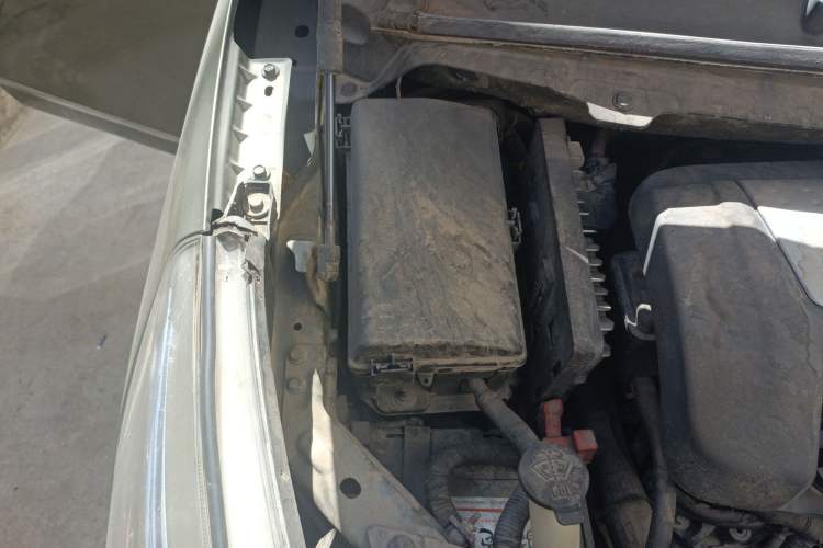 Used Buick GL8 2011 3.0L XT Luxury Business Flagship Edition Engine Bay Right