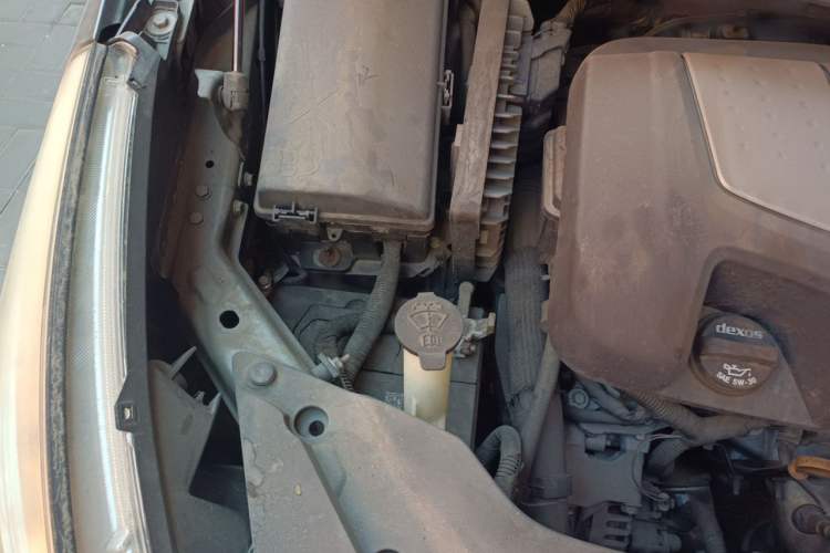 Used Buick GL8 2011 3.0L XT Luxury Business Flagship Edition Engine Bay Right