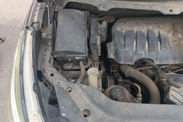 Used Buick GL8 2011 2.4L LT Luxury Business Executive Edition Engine Bay Right