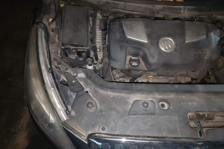 Used Buick GL8 2011 3.0L XT Luxury Business Flagship Edition Engine Bay Right