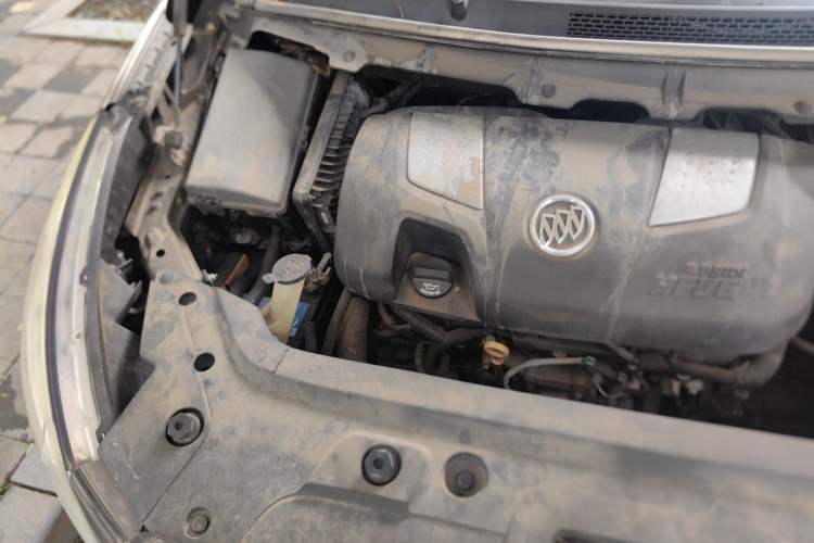 Used Buick GL8 2011 3.0L XT Luxury Business Flagship Edition Engine Bay Right
