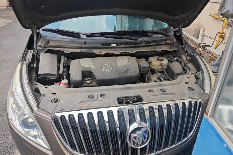 Used Buick GL8 2011 3.0L XT Luxury Business Flagship Edition Engine Bay