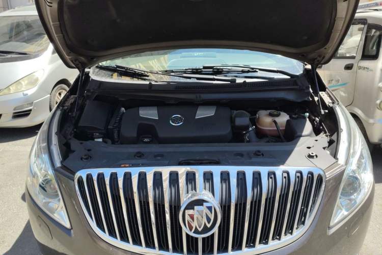 Used Buick GL8 2011 3.0L XT Luxury Business Flagship Edition Engine Bay