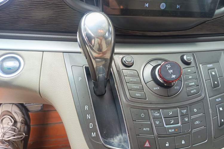 Used Buick GL8 2011 2.4L LT Luxury Business Executive Edition Gear Lever