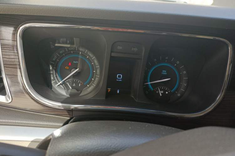 Used Buick GL8 2011 3.0L XT Luxury Business Flagship Edition Instrument Cluster