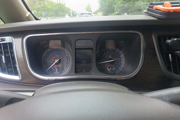 Used Buick GL8 2011 2.4L LT Luxury Business Executive Edition Instrument Cluster