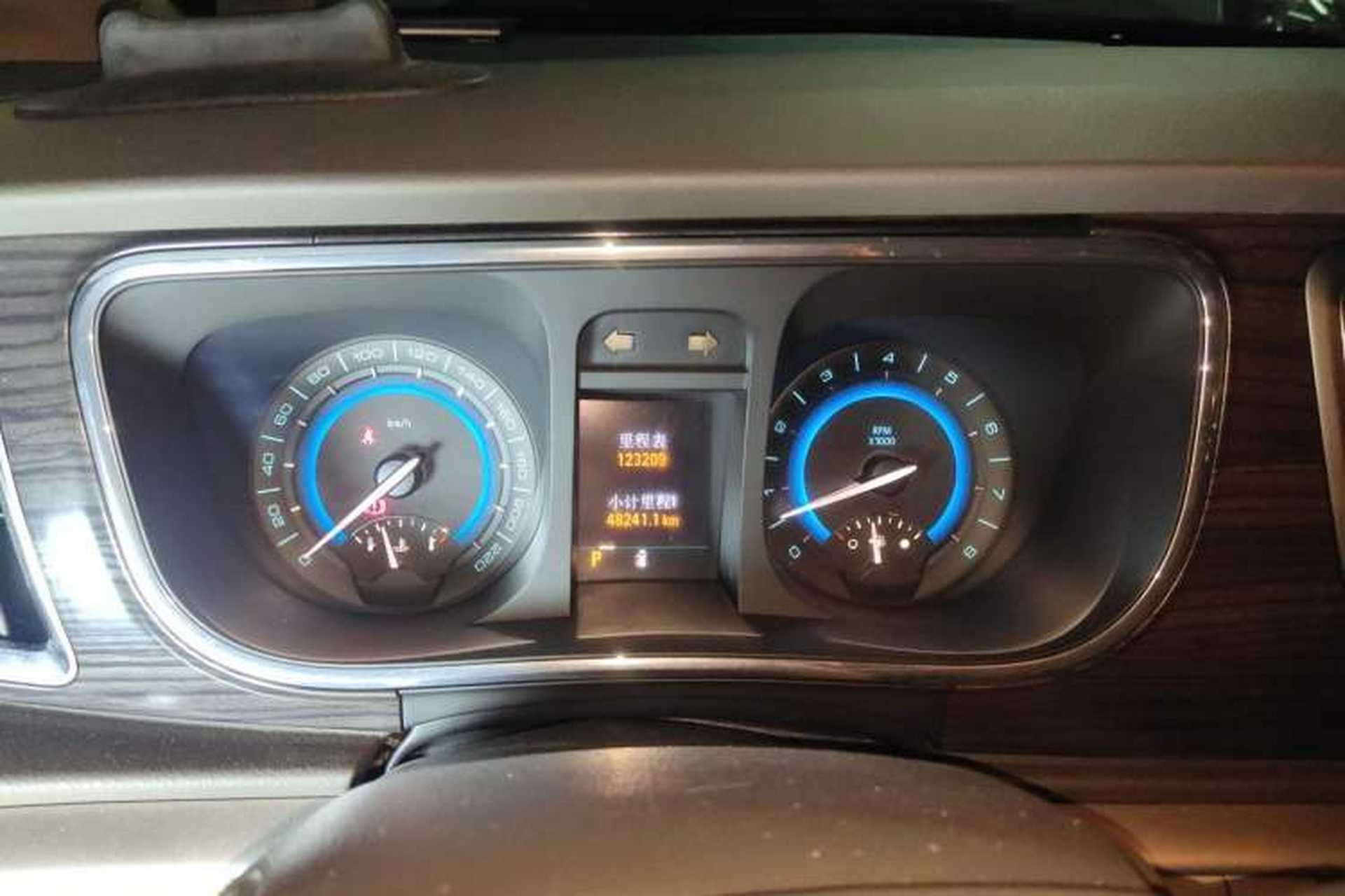 Used Buick GL8 2011 3.0L XT Luxury Business Flagship Edition Instrument Cluster
