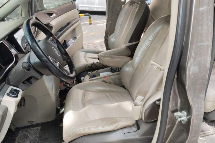 Used Buick GL8 2011 2.4L LT Luxury Business Executive Edition Left Front Seat