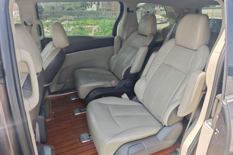 Used Buick GL8 2011 3.0L GT Luxury Business Haoya Edition Left Rear Seat