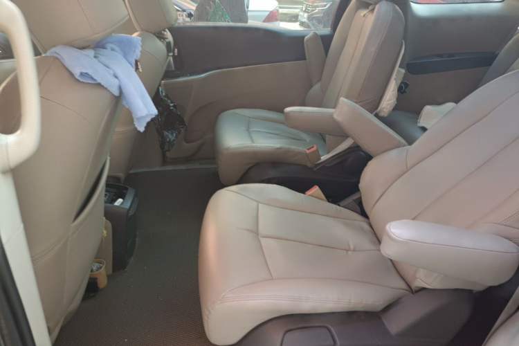 Used Buick GL8 2011 3.0L XT Luxury Business Flagship Edition Left Rear Seat