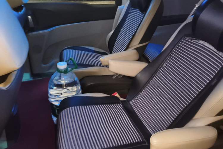 Used Buick GL8 2011 2.4L LT Luxury Business Executive Edition Left Rear Seat