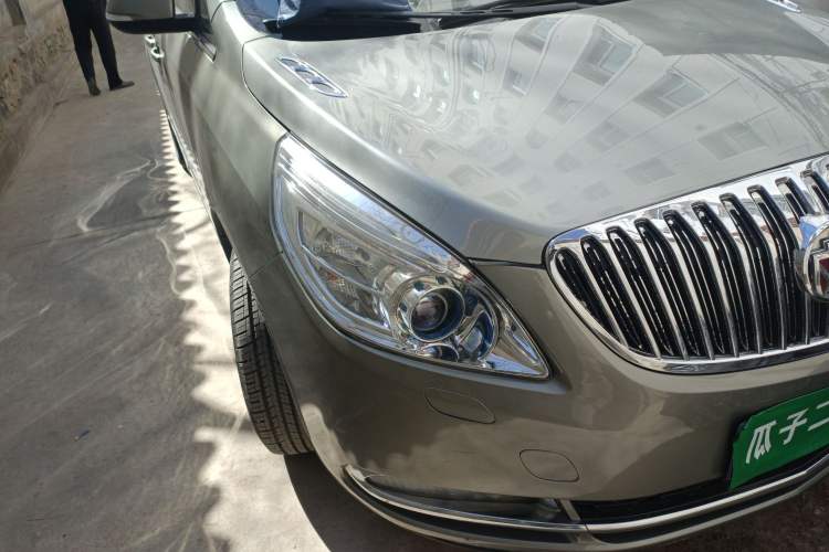 Used Buick GL8 2011 3.0L XT Luxury Business Flagship Edition Right Front Headlight