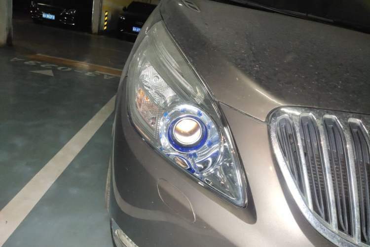 Used Buick GL8 2011 3.0L XT Luxury Business Flagship Edition Right Front Headlight