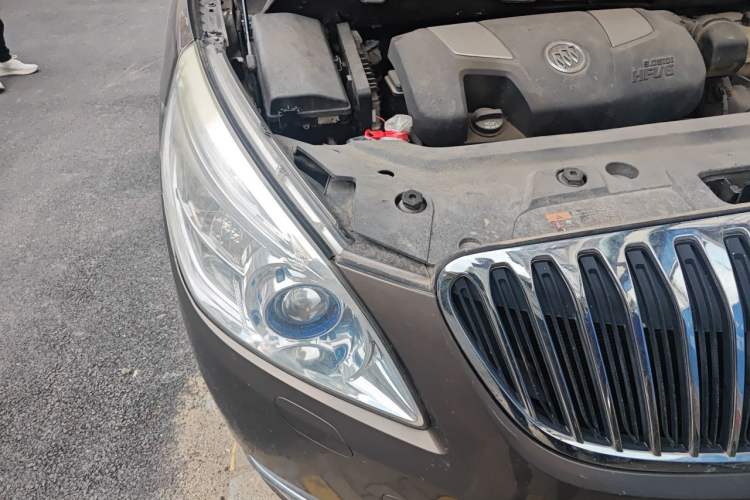Used Buick GL8 2011 3.0L XT Luxury Business Flagship Edition Right Front Headlight