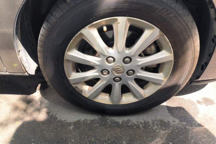 Used Buick GL8 2011 3.0L GT Luxury Business Haoya Edition Right Front Wheel Hub