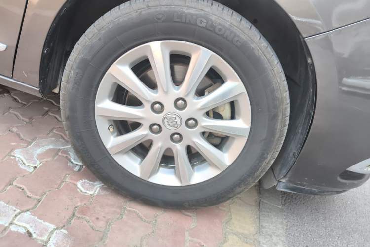 Used Buick GL8 2011 3.0L XT Luxury Business Flagship Edition Right Front Wheel Hub