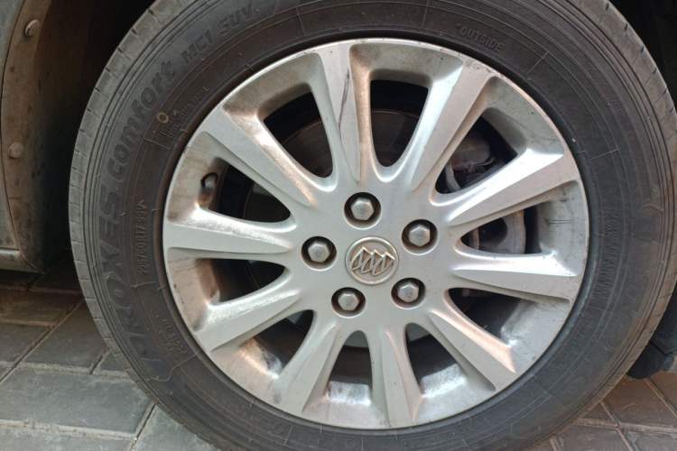 Used Buick GL8 2011 3.0L XT Luxury Business Flagship Edition Right Front Wheel Hub