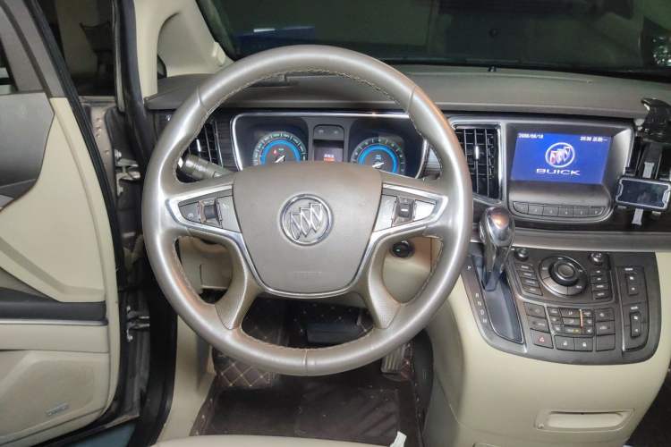 Used Buick GL8 2011 3.0L XT Luxury Business Flagship Edition Steering Wheel