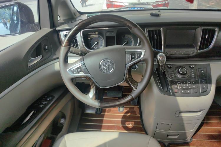 Used Buick GL8 2011 3.0L XT Luxury Business Flagship Edition Steering Wheel