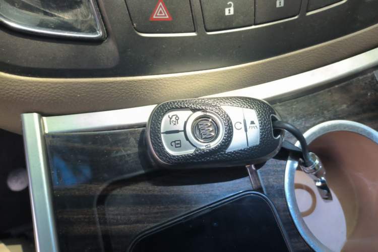 Used Buick GL8 2011 3.0L GT Luxury Business Haoya Edition Vehicle Key