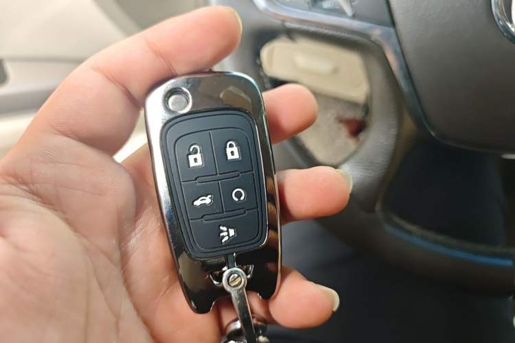 Used Buick GL8 2011 3.0L GT Luxury Business Haoya Edition Vehicle Key