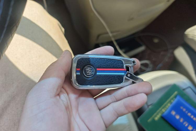 Used Buick GL8 2011 3.0L GT Luxury Business Haoya Edition Vehicle Key