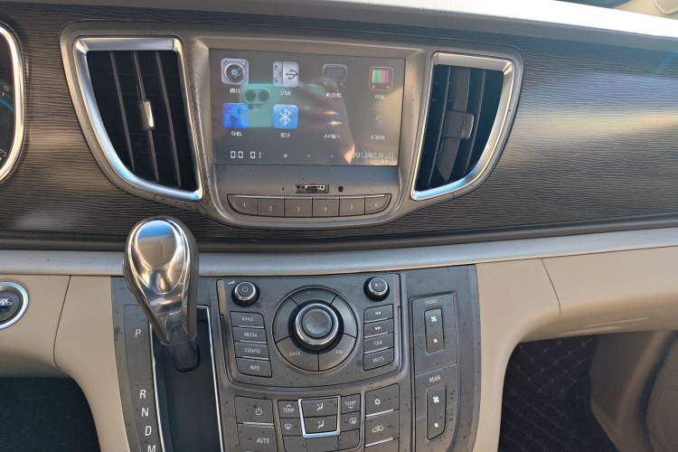 Used Buick GL8 2011 2.4L CT Luxury Business Comfort Edition Audio And AC Panel