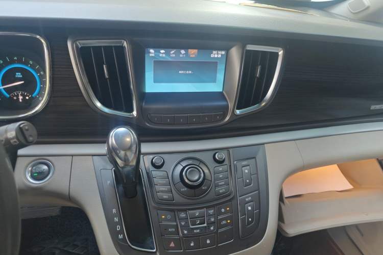 Used Buick GL8 2011 3.0L XT Luxury Business Flagship Edition Audio And AC Panel