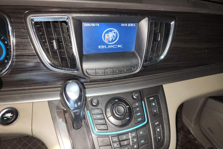 Used Buick GL8 2011 3.0L XT Luxury Business Flagship Edition Audio And AC Panel