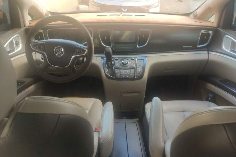 Used Buick GL8 2011 3.0L GT Luxury Business Haoya Edition Center Console