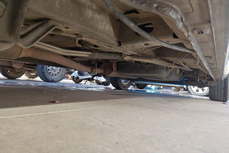 Used Buick GL8 2011 2.4L CT Luxury Business Comfort Edition Chassis Front Left