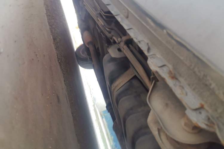 Used Buick GL8 2011 2.4L CT Luxury Business Comfort Edition Chassis Rear Left