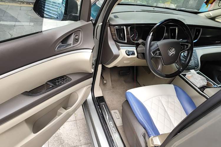 Used Buick GL8 2011 3.0L XT Luxury Business Flagship Edition Driver Seat