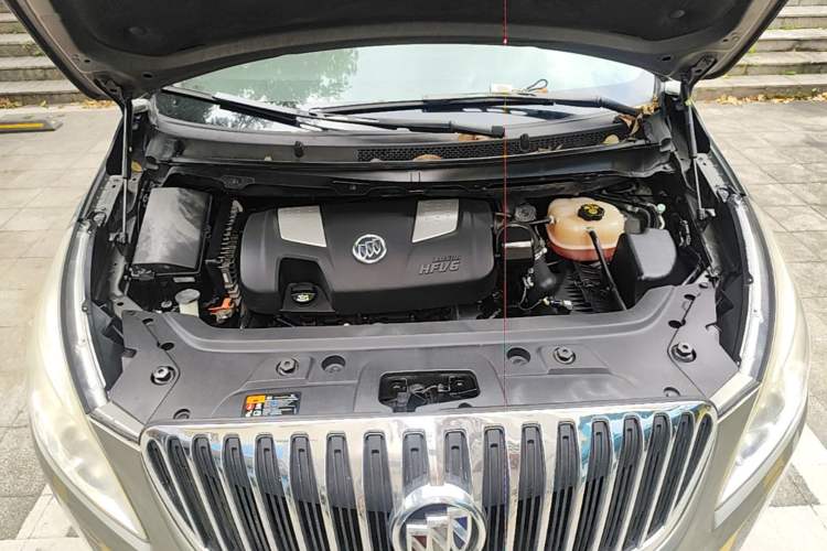 Used Buick GL8 2011 3.0L XT Luxury Business Flagship Edition Engine Bay
