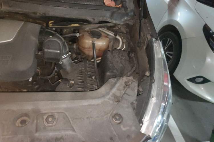 Used Buick GL8 2011 3.0L GT Luxury Business Haoya Edition Engine Bay Left