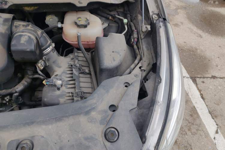 Used Buick GL8 2011 3.0L GT Luxury Business Haoya Edition Engine Bay Left